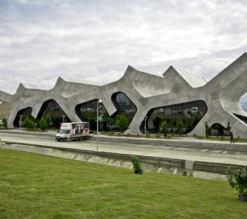 تاثیر مکان جغرافیایی بر مجتمع خدماتی و رفاهی