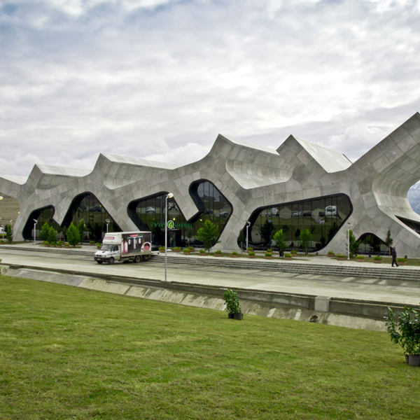 تاثیر مکان جغرافیایی بر مجتمع خدماتی و رفاهی